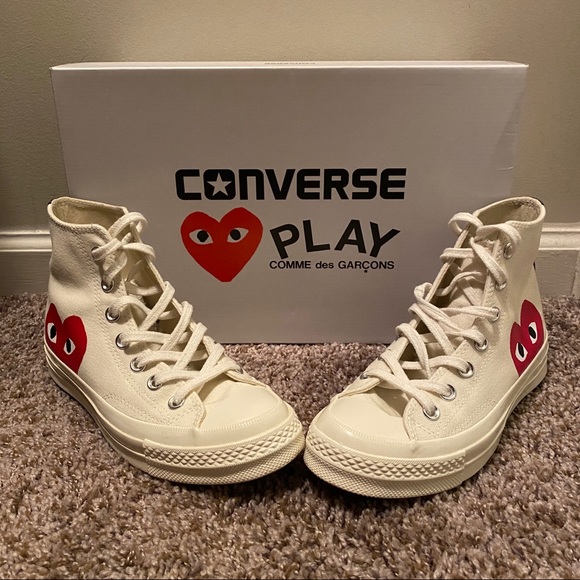 converse red heart with eyes